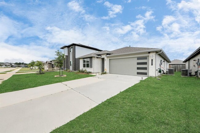 Building Photo - 7007 Fleetwood Crescent Wy