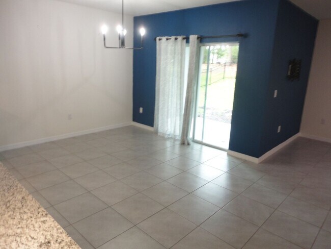 Building Photo - 216 Hickory Crse Trl