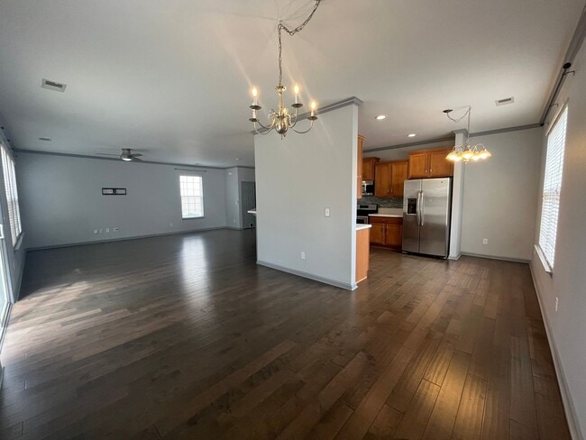 Building Photo - Beautiful 4 Bedroom in Dorchester II School District