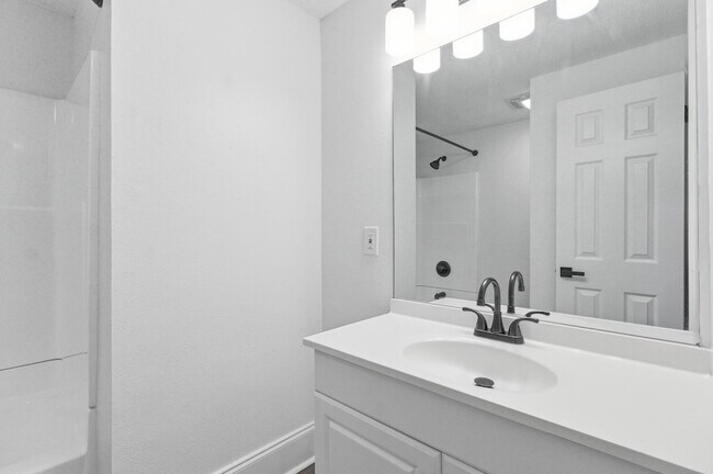 Building Photo - 17 Timberwood Ct