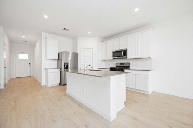 Building Photo - 31622 Farlam Farms Trl