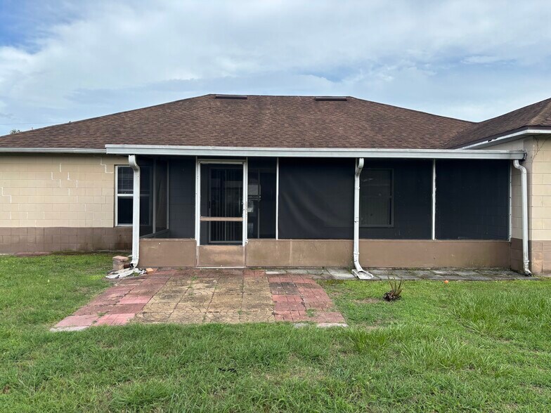 Building Photo - 305 Cocoa Ct