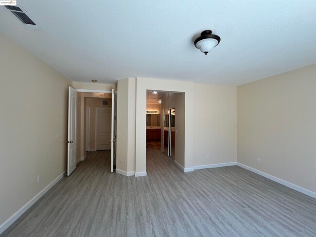Building Photo - 1371 Brooktrail Dr