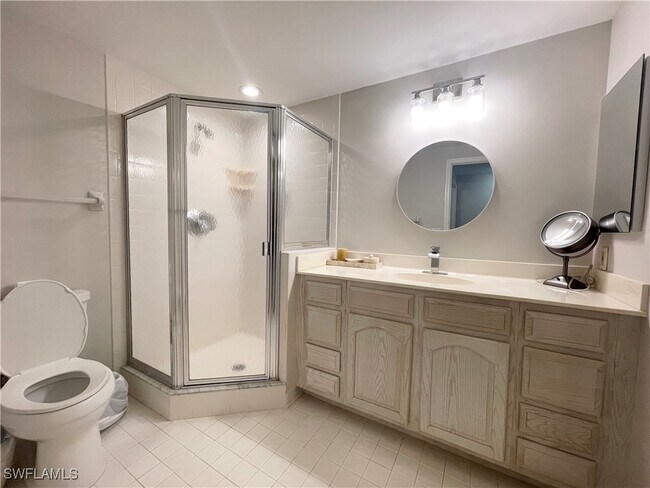 Building Photo - 13105 Vanderbilt Dr