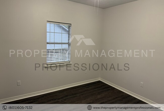 Building Photo - 600 Bay Pointe Ln