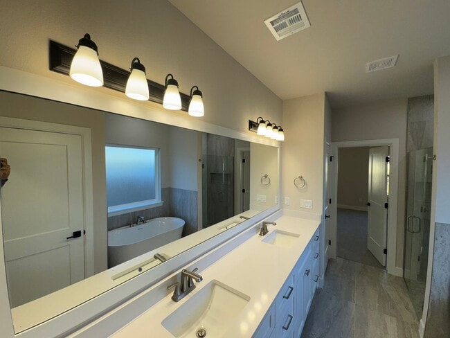 Building Photo - 1st MONTHS RENT FREE - 4 bed, 3 bath, 2 car New Construction!