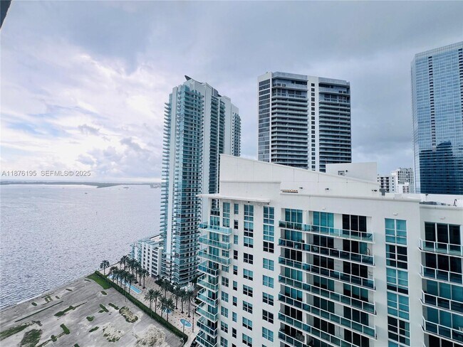 Building Photo - 1200 Brickell Bay Dr