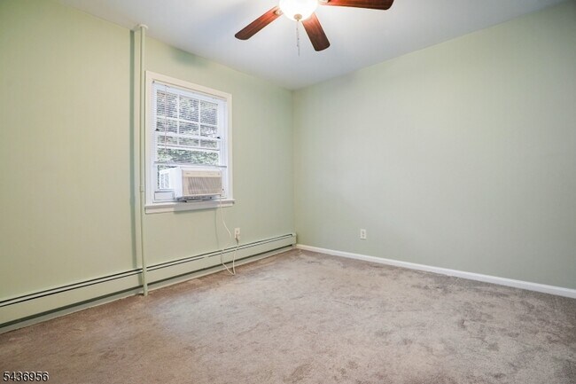 Building Photo - 42 N 21st St