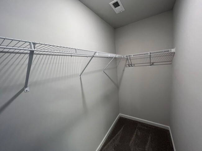 Building Photo - 714 Cormiche Ln