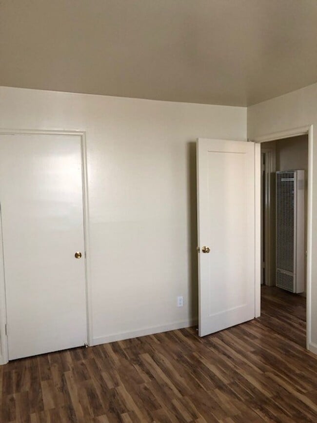 Building Photo - Adorable 2 bed 1 bath home near Downtown V...