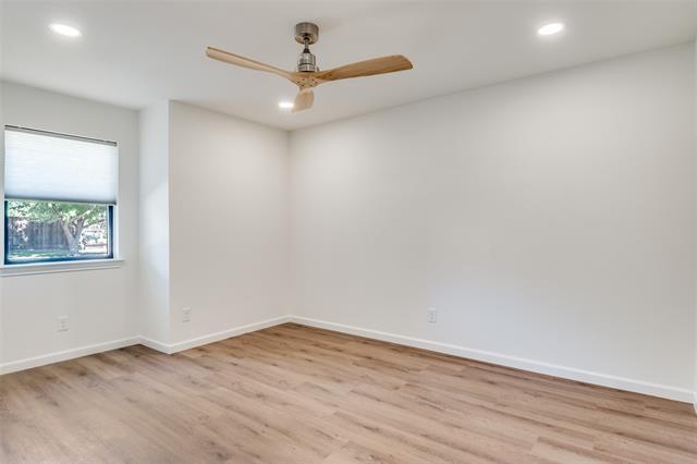 Building Photo - 302 Faircrest Dr