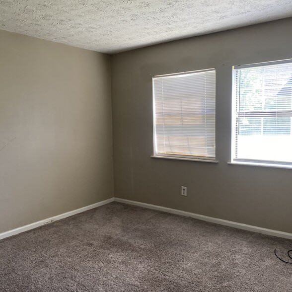 Building Photo - 1750 Wesley Way NW