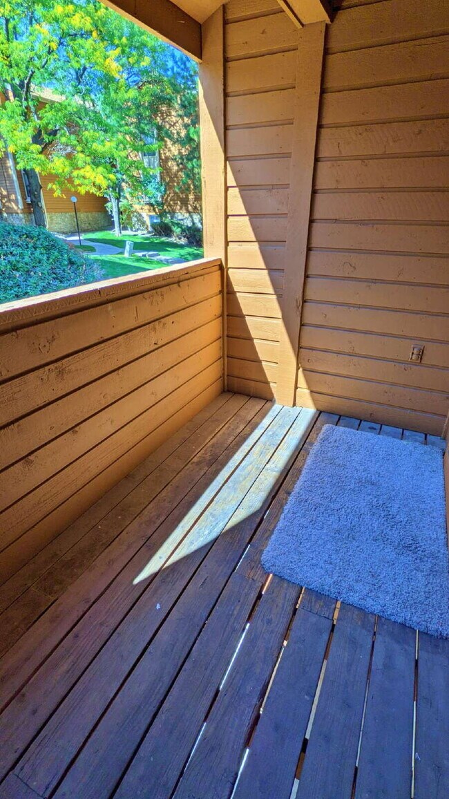 Building Photo - Spacious 2 Bedroom 1 Bath Condo In Cherry Creek School District!! 2nd Floor Balcony! Extra Storag...