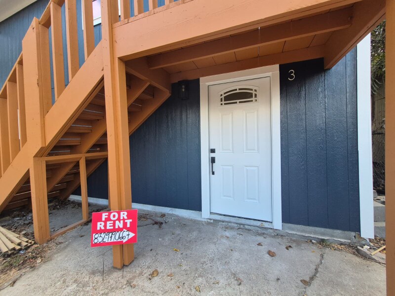 Building Photo - 2209 Gano St