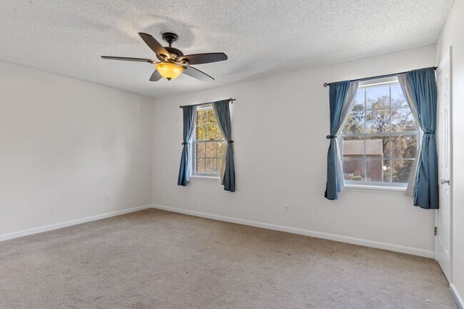 Building Photo - 2372 Gregory Dr