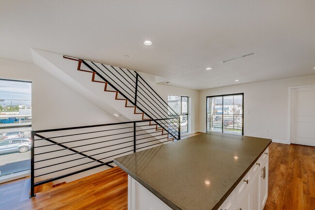 Building Photo - 11508 Emelita St