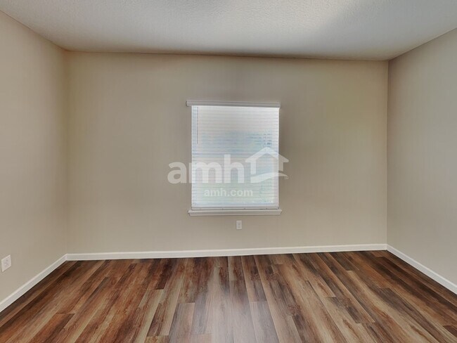 Building Photo - 123 Edge Pk Trl