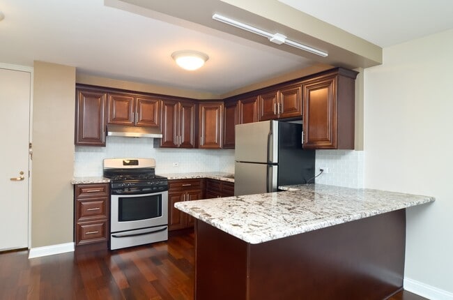 Building Photo - 400 E Randolph St