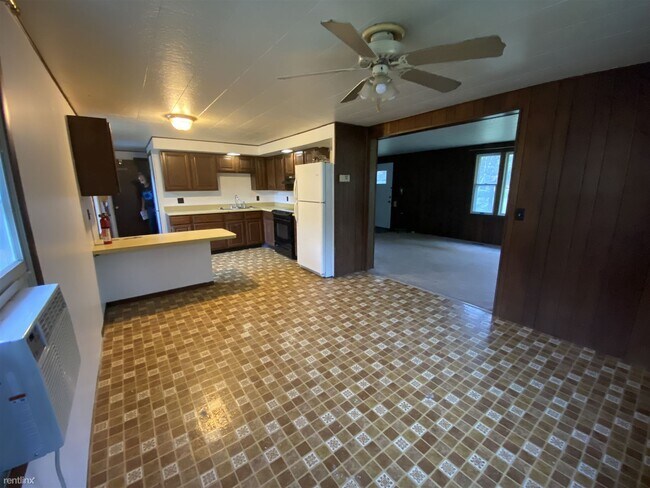 Building Photo - 3 br, 1.5 bath House - 12415 W Michigan Ave