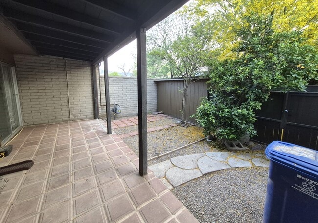 Building Photo - 5701 E Glenn St