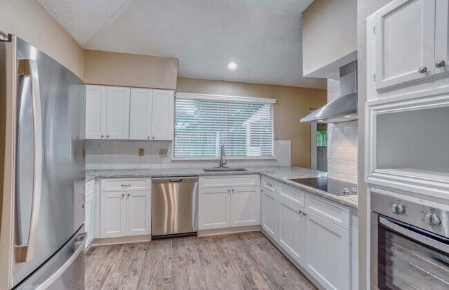 Building Photo - 10579 Twilight Moon Dr