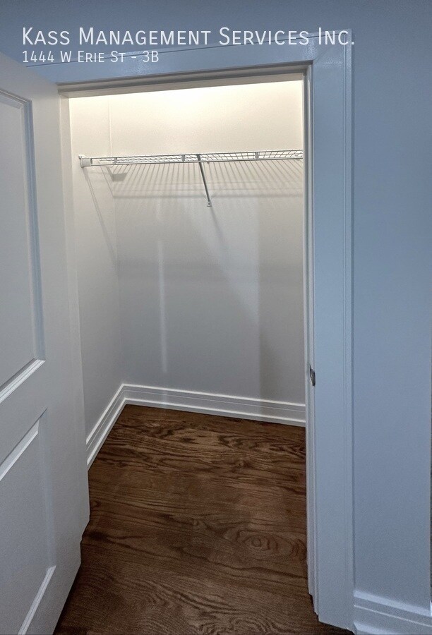 Building Photo - 1444 W Erie St