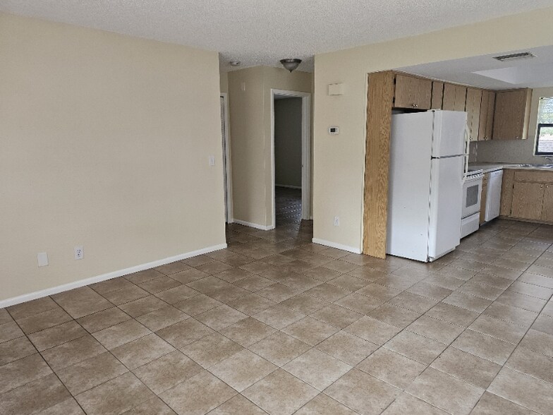 Building Photo - 4030 78th Ave N