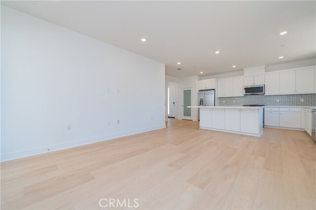 Building Photo - 446 Lobata