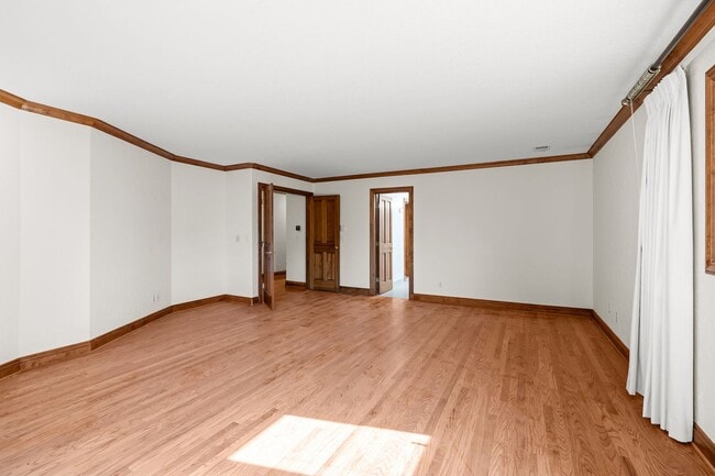 Building Photo - 1940 E Chenango Ct
