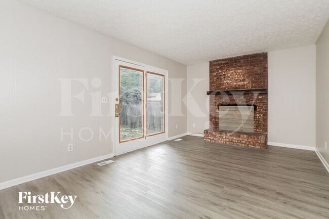 Building Photo - 3573 Hazelwood Dr