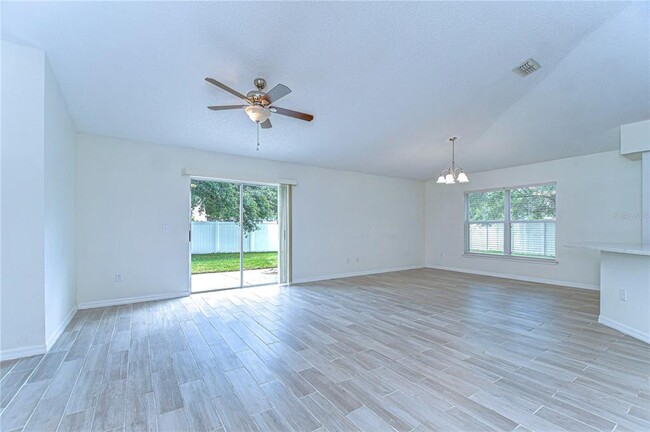Building Photo - 18303 Elmhurst Ln