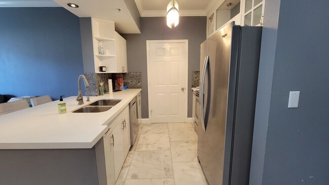 Building Photo - Luxury Condo On The Top Floor at Solé in Flagler Village