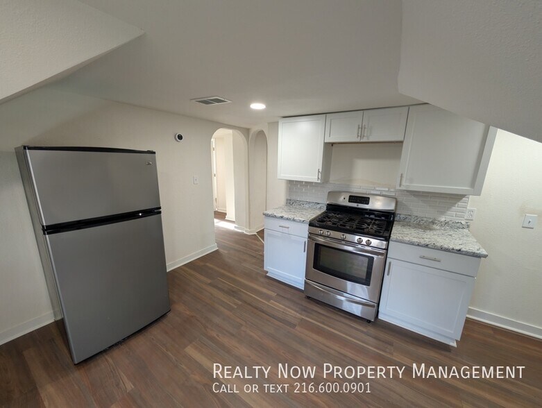 Building Photo - 7501 Berry Ave