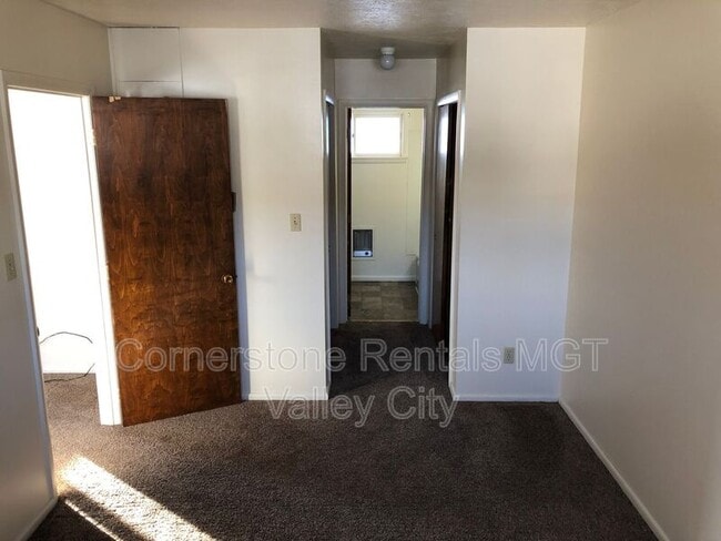 Building Photo - 815 3rd St SW