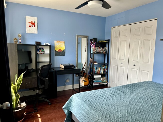 Building Photo - 1410 Brownstone Pl