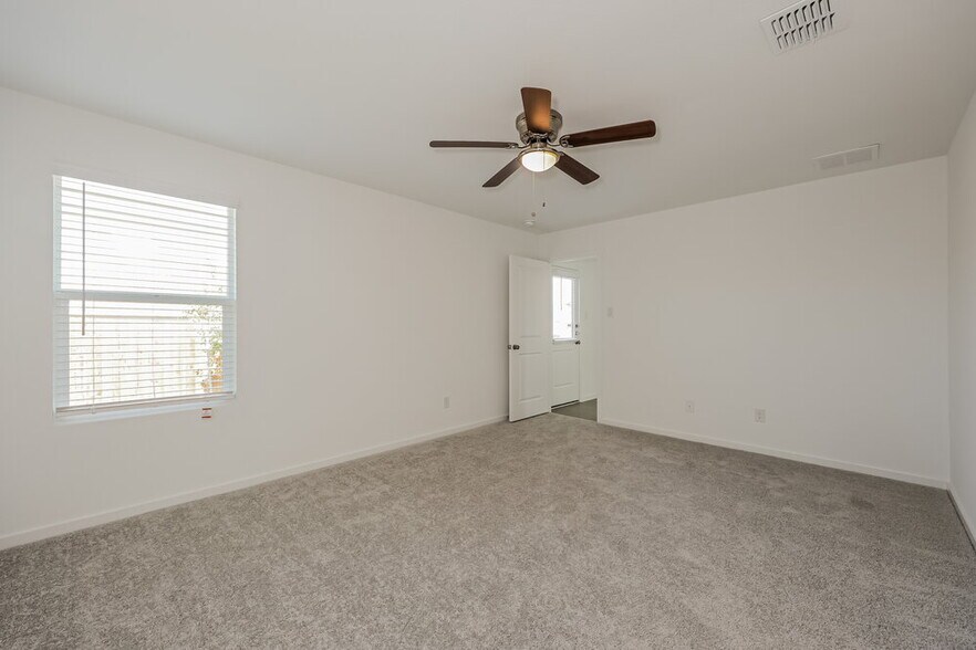 Building Photo - 101 Wren Wy