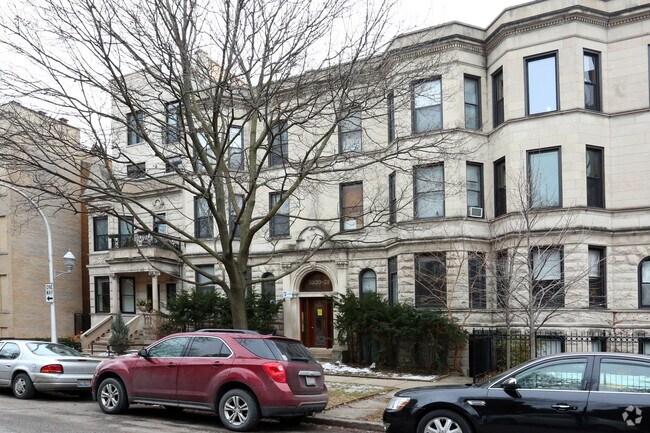 Building Photo - Wrigleyville