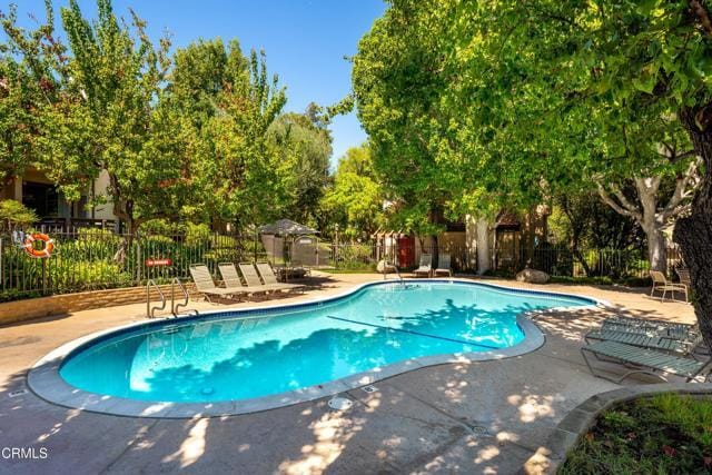 Building Photo - 5711 Owensmouth Ave