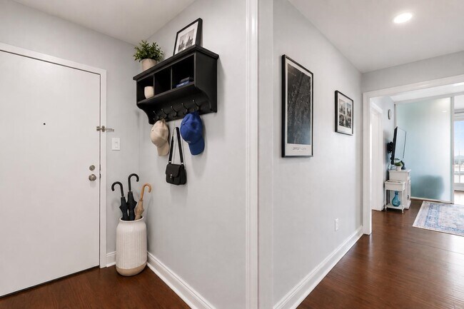 Building Photo - 100 Shearwater Ct E
