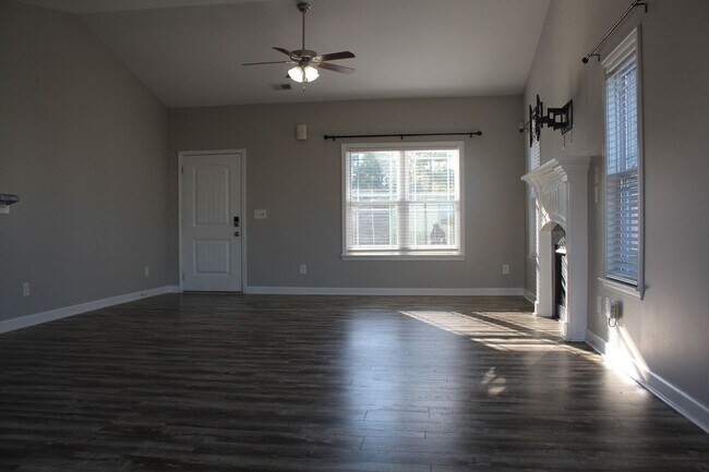 Building Photo - 228 Planters Ridge Dr