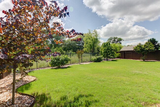 Building Photo - 308 Entrada Way
