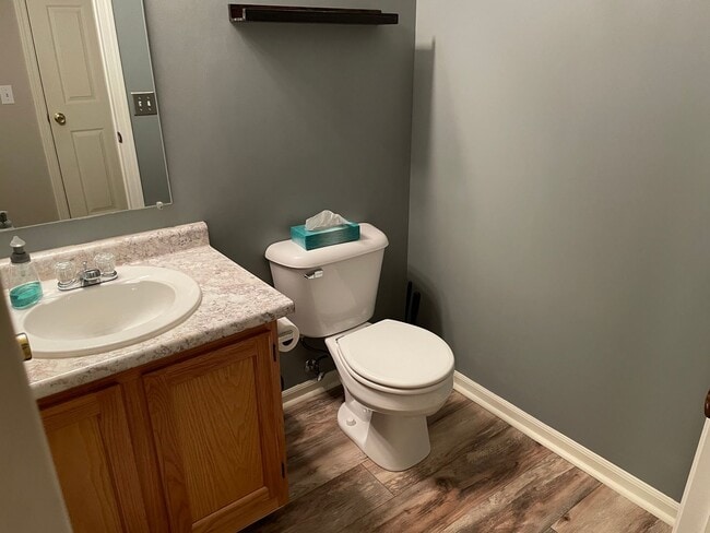 Building Photo - 3 bed / 3.5 bath Grand Ridge townhome avai...
