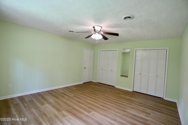 Building Photo - 202 Haldane Dr