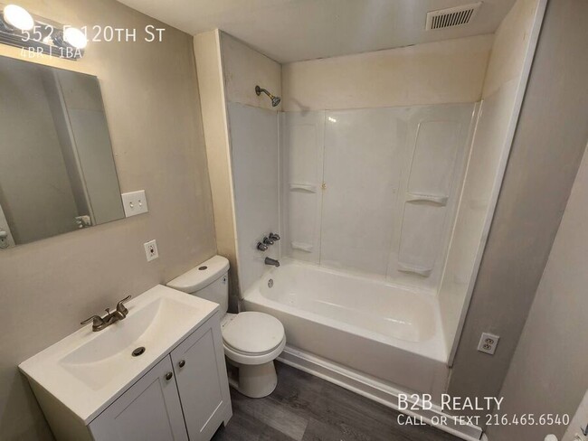 Building Photo - 552 E 120th St