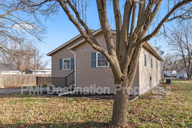 Building Photo - 304 Beech St