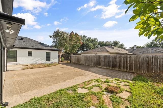 Building Photo - 5742 Ledgestone Dr