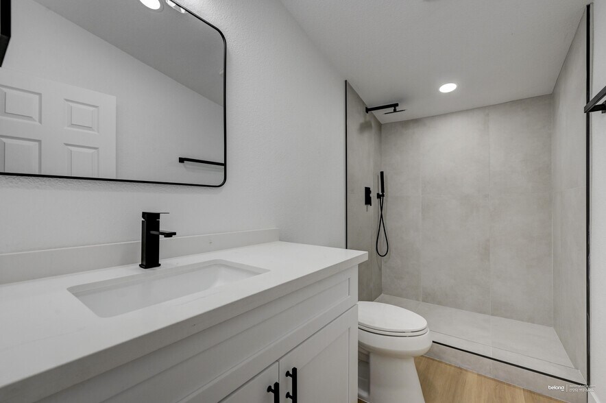 Building Photo - 5326 Evergreen Ave