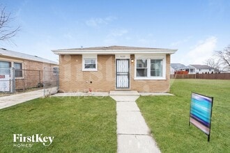 Building Photo - 3028 W 141st St