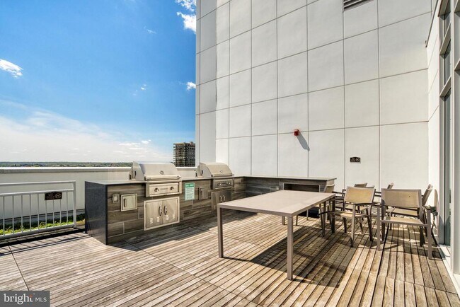 Building Photo - 925 N Fairfax St