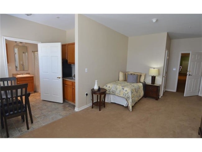 Building Photo - 355 W Westchester Pkwy